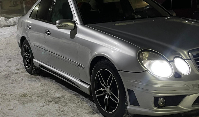 Mercedes-Benz E-Класс 2003 года