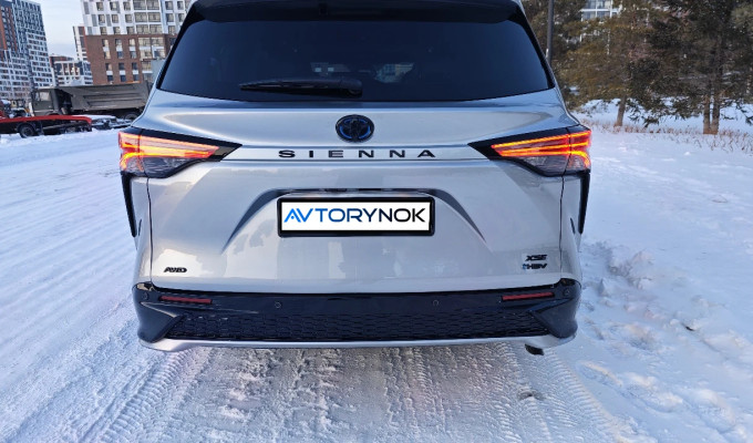 Toyota Sienna 2024 года