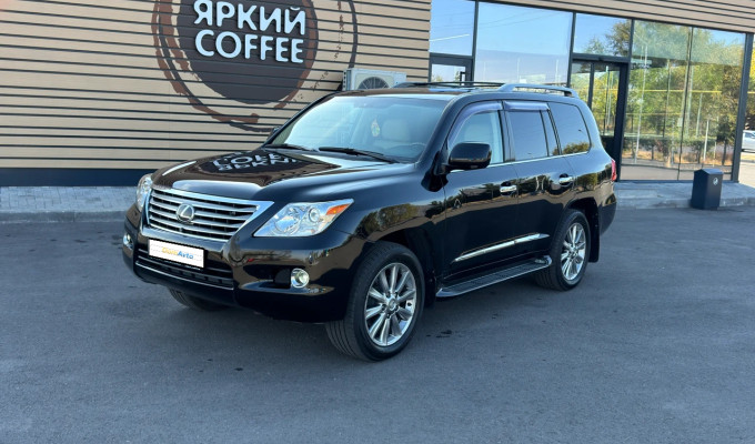 Lexus LX 2010 года