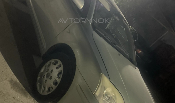 Toyota Avensis 2005 года