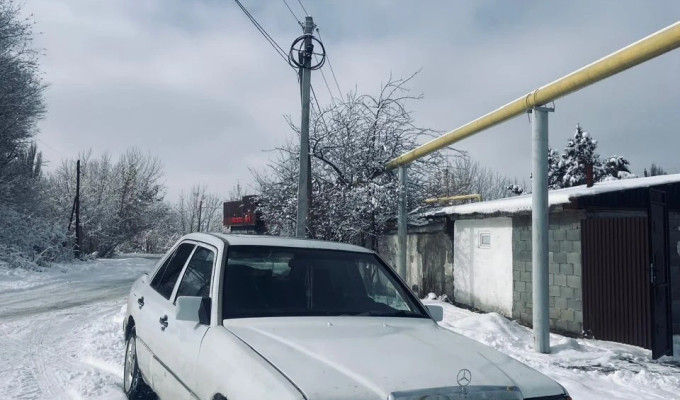 Mercedes-Benz E-Класс 1990 года