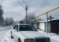 Mercedes-Benz E-Класс 1990 года
