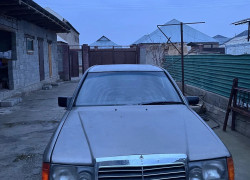 Mercedes-Benz E-Класс 1989 года