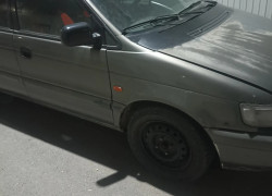 Mitsubishi Space Wagon 1997 года