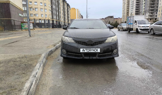 Toyota Camry 2013 года