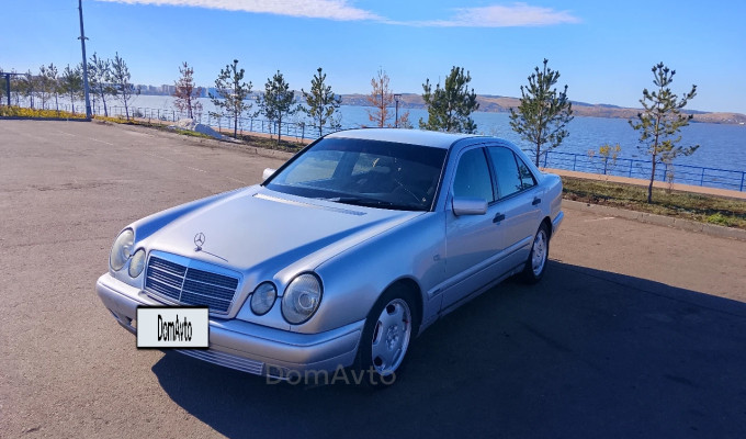 Mercedes-Benz E-Класс 1998 года