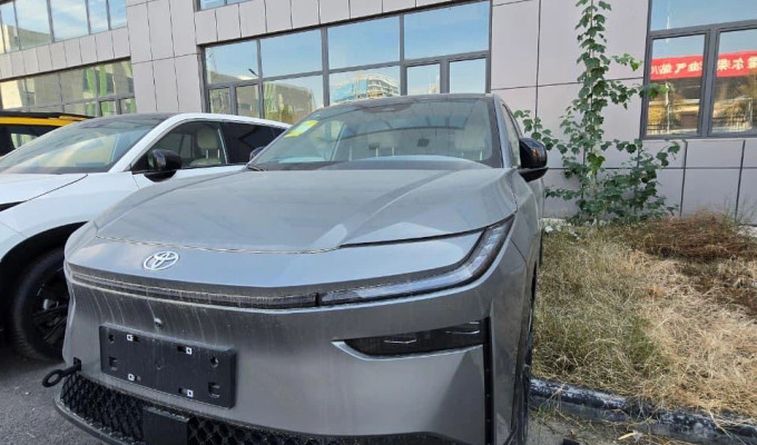 Toyota bZ4x 2025 года