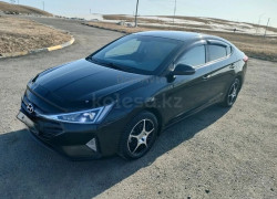 Hyundai Elantra 2019 года