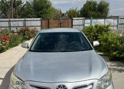 Toyota Camry 2010 года