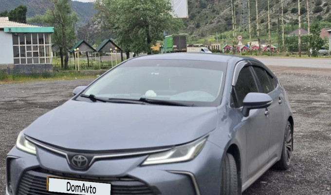 Toyota Corolla 2020 года