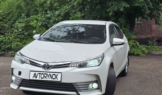 Toyota Corolla 2017 года
