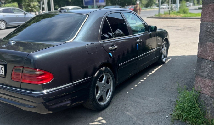 Mercedes-Benz E-Класс 1997 года