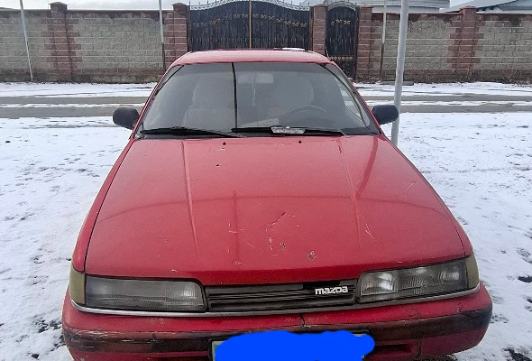 Mazda 626 1990 года