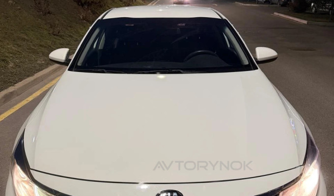 Kia K5 2018 года