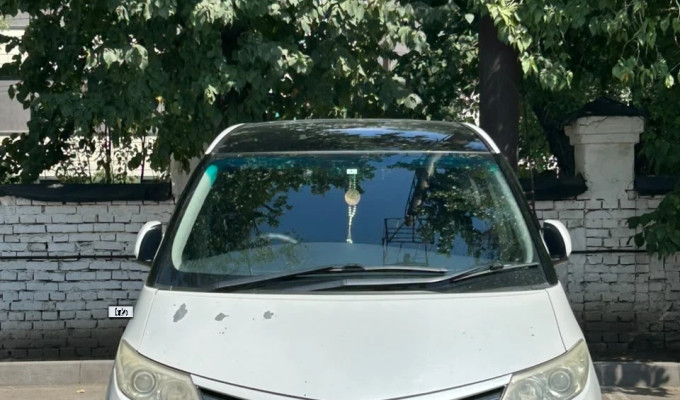 Toyota Estima 2008 года