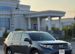 Toyota Highlander 2013 года