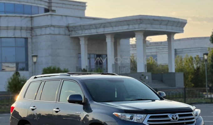 Toyota Highlander 2013 года