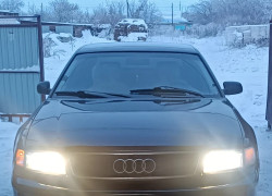 Audi A8 1995 года