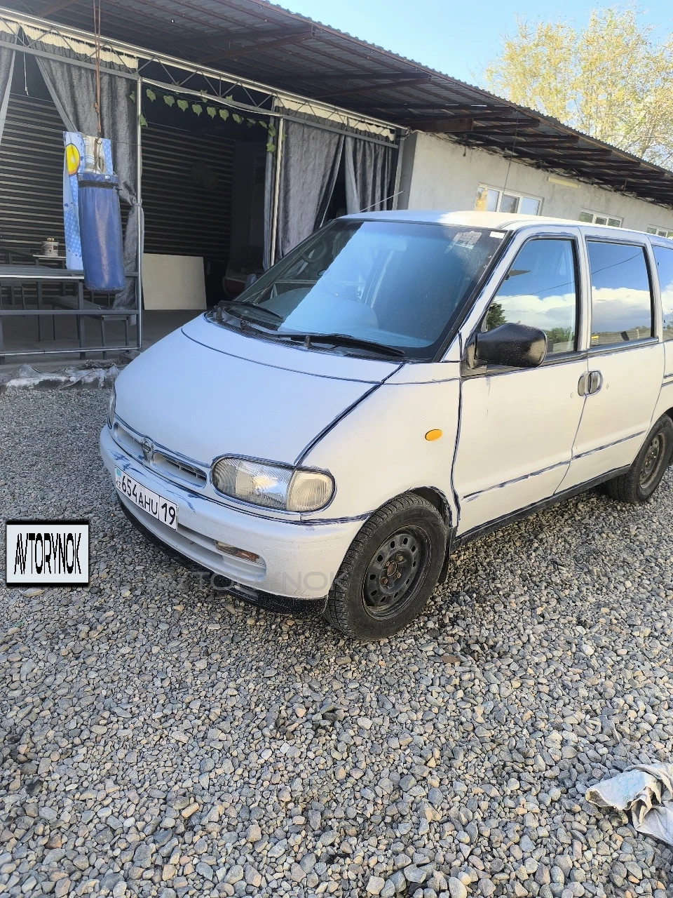 Nissan Serena, 1997