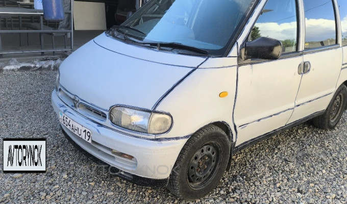 Nissan Serena 1997 года
