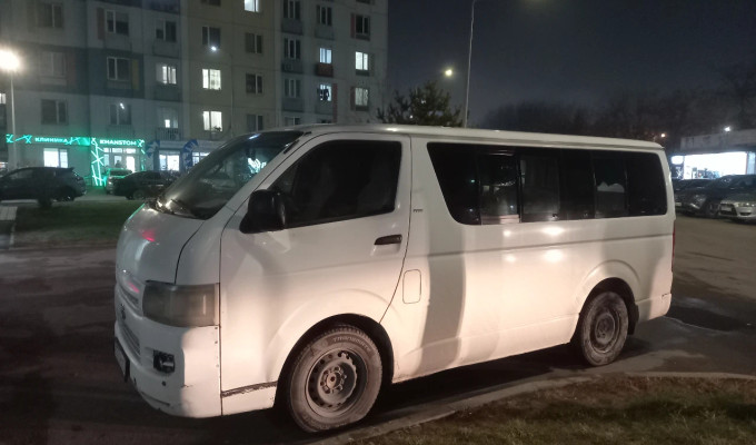 Toyota Hiace 2006 года
