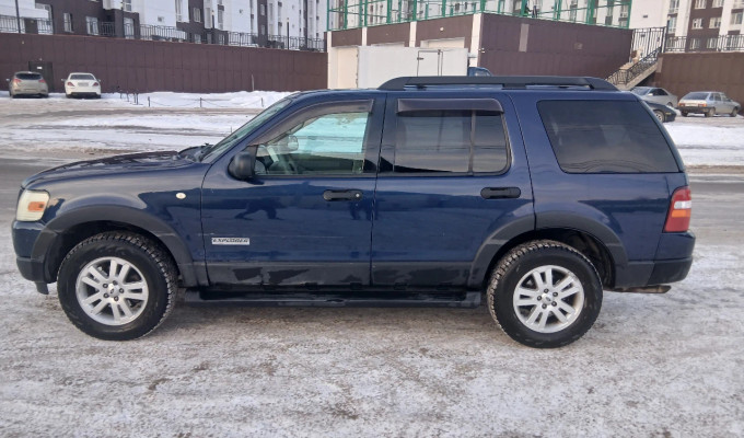 Ford Explorer 2008 года
