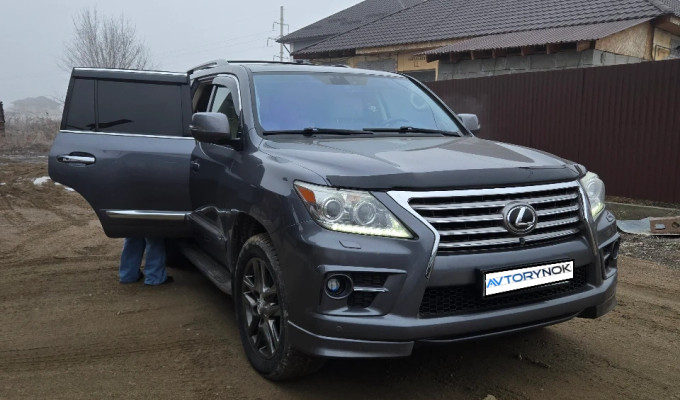 Lexus LX 2012 года