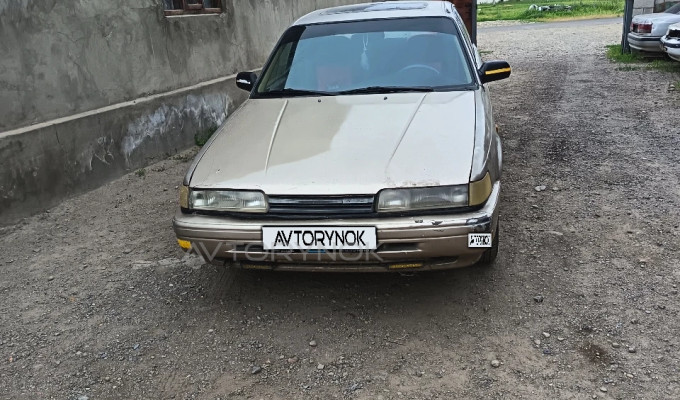 Mazda 626 1989 года