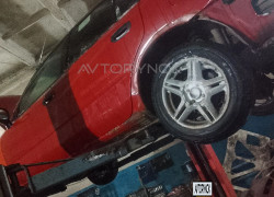 Mitsubishi Carisma 1997 года