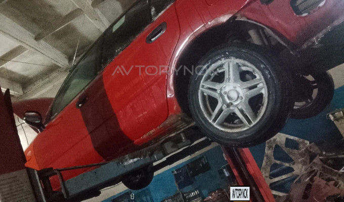 Mitsubishi Carisma 1997 года