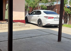 Toyota Camry 2019 года