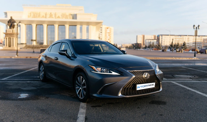 Lexus ES 2020 года