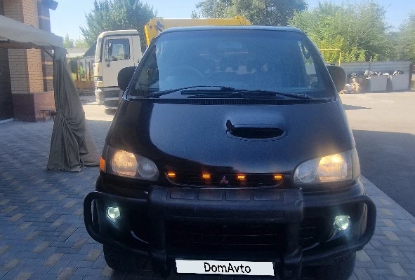 Mitsubishi Delica 1995 года