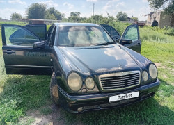 Mercedes-Benz E-Класс 1998 года