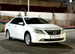 Toyota Camry 2012 года