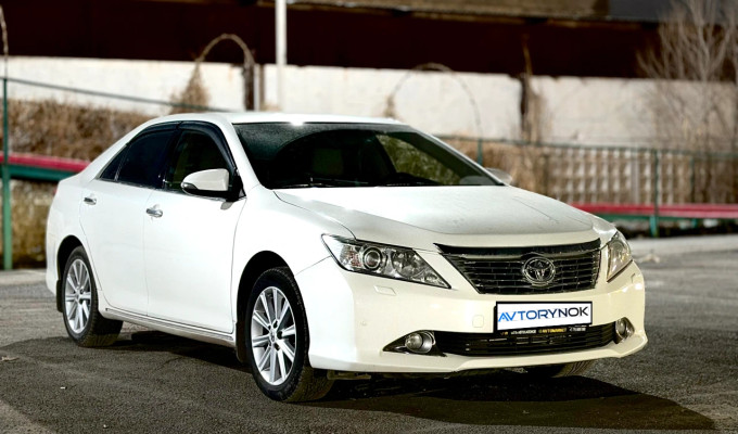 Toyota Camry 2012 года