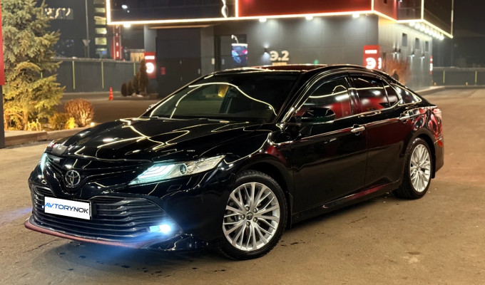 Toyota Camry 2018 года