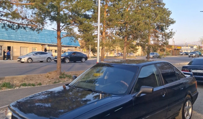 Audi 80 1990 года