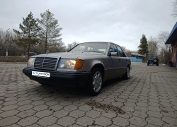 Mercedes-Benz E-Класс 1990 года