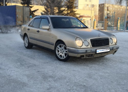 Mercedes-Benz E-Класс 1995 года