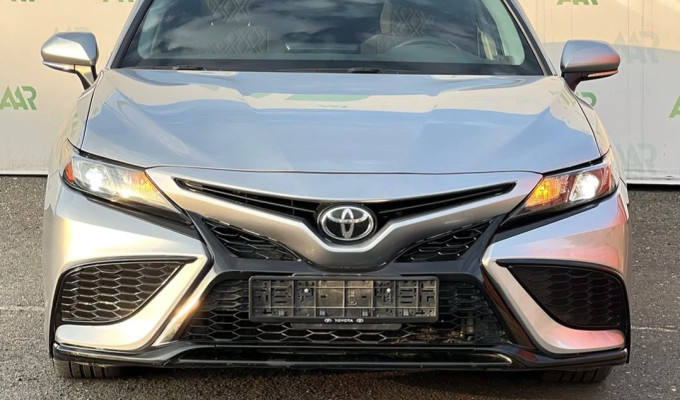 Toyota Camry 2021 года