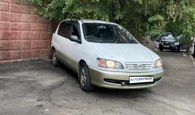 Toyota Ipsum 1997 года