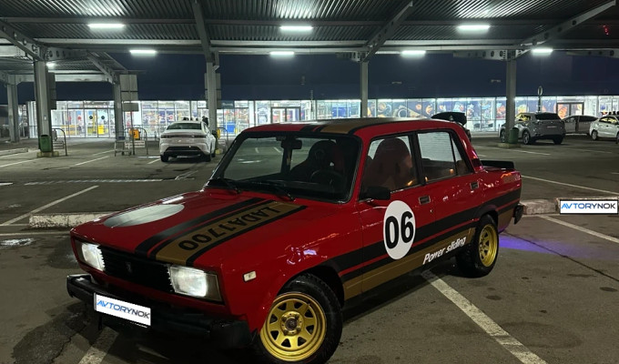 ВАЗ (Lada) 2105 1990 года