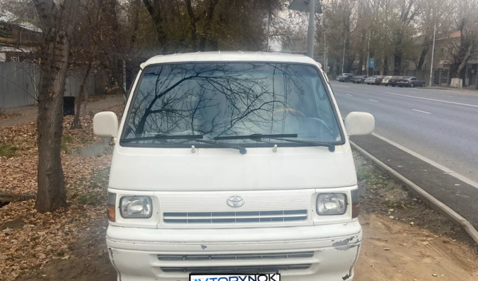 Toyota Hiace 1996 года