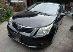 Toyota Avensis 2010 года