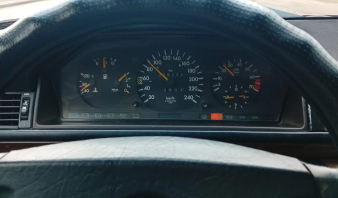 Mercedes-Benz E-Класс 1991 года