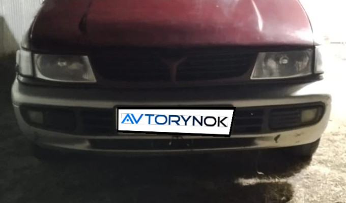 Mitsubishi Space Wagon 1997 года