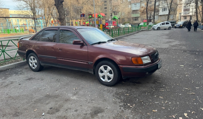 Audi 100 1992 года