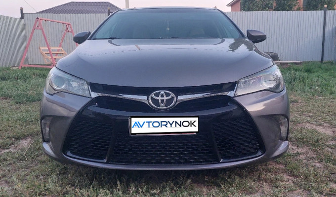 Toyota Camry 2015 года