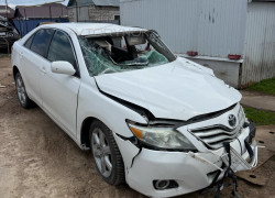 Toyota Camry 2010 года